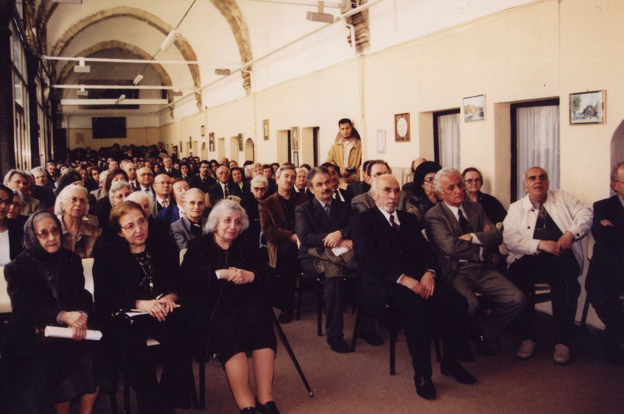 İki Cihanda Geçerli Olan Şey-İlhan Ayverdi - Dertli Dolap